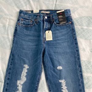 Levi’s Wedgie Straight 27x28 NWT